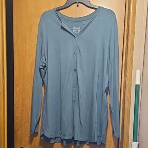 D&Co Gray Button-Up Top